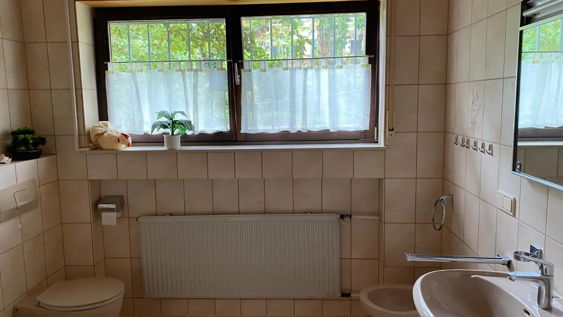 Gaestehaus Steinmann Grosses Gaestezimmer Miltenberg Homestay